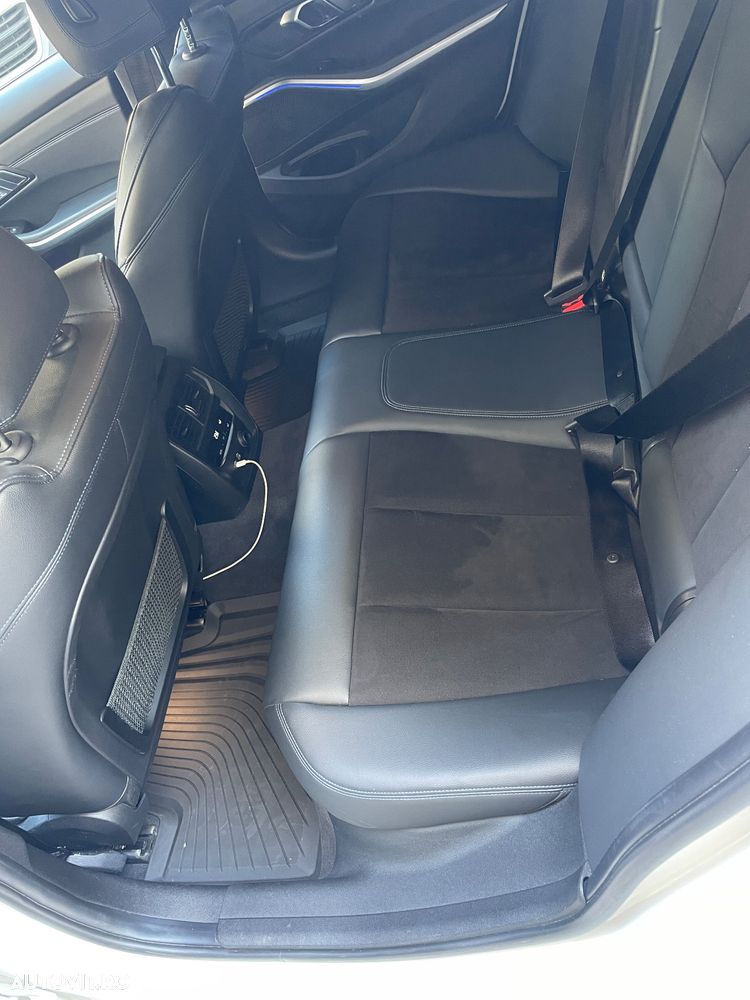 BMW Seria 3 320i xDrive AT - 8