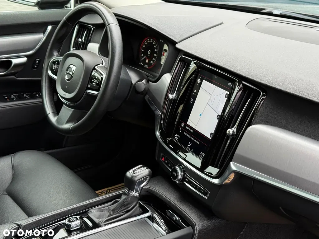 Volvo S90 T4 Geartronic Momentum Pro - 32