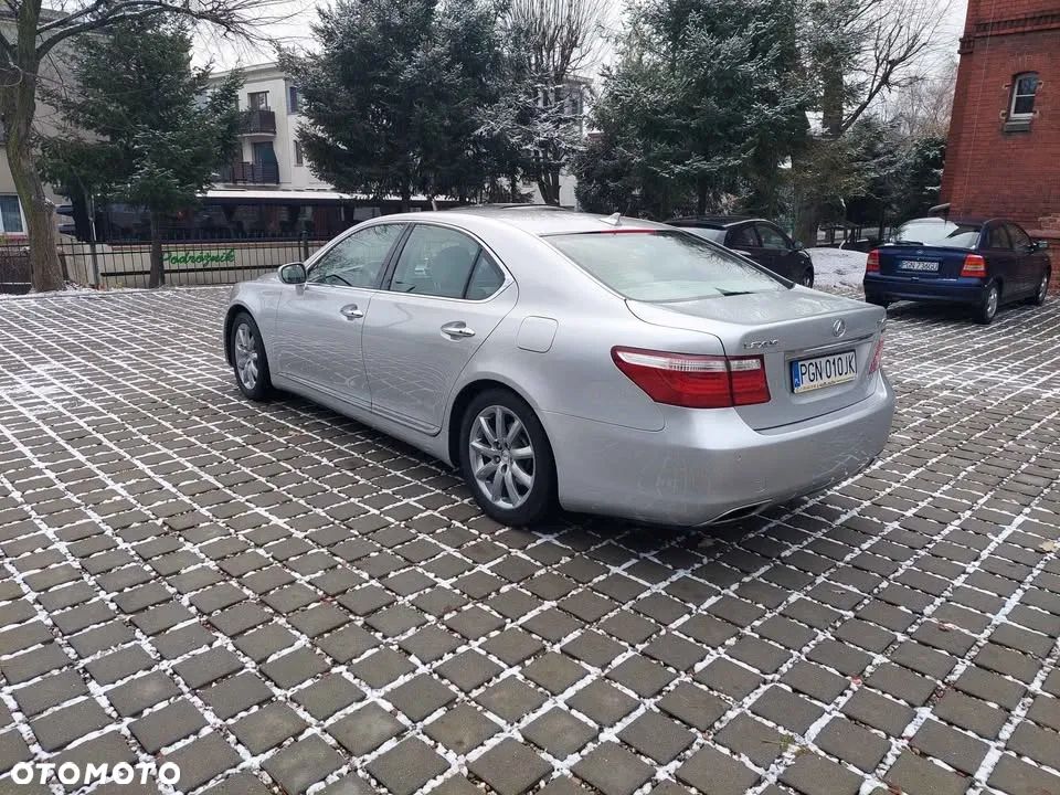 Lexus LS - 2