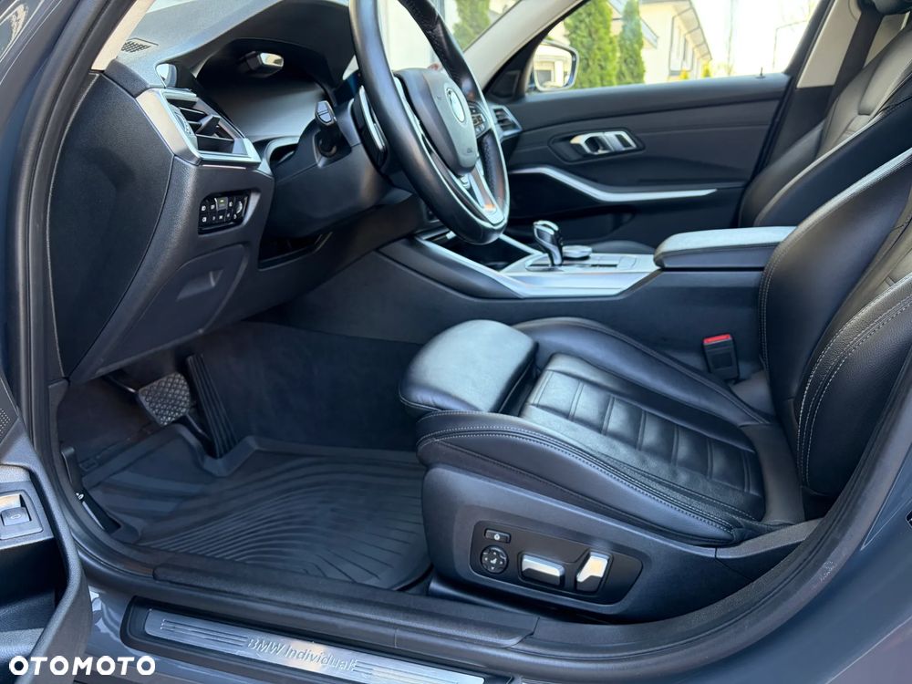 BMW Seria 3 330i - 13