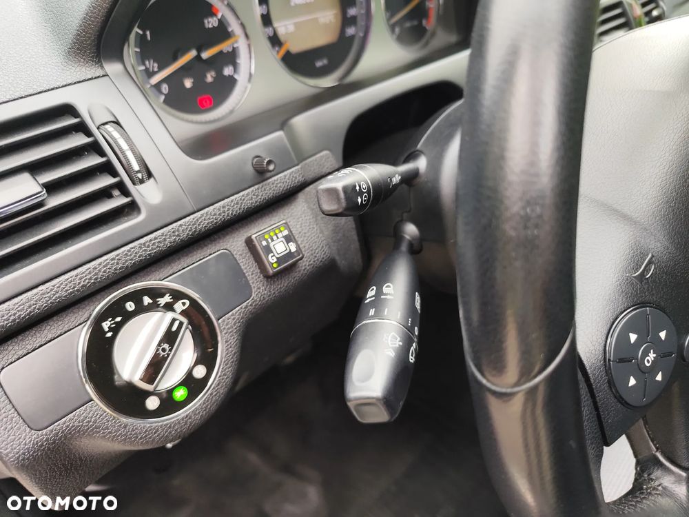 Mercedes-Benz Klasa C 180 BlueEFFICIENCY Avantgarde - 30