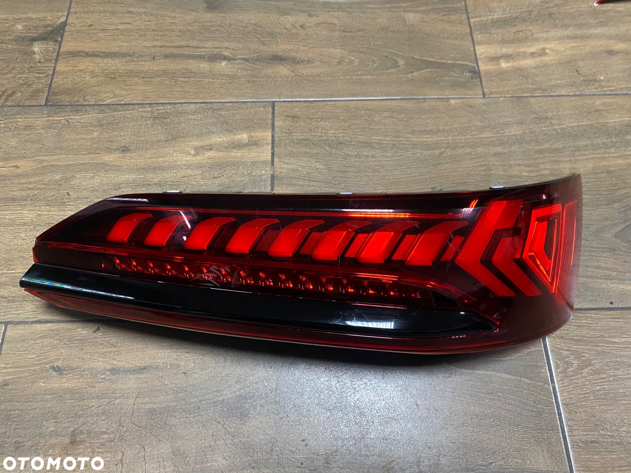 AUDI Q7 4M0 lift LAMPA TYL PRAWA 4M0945076A ORG - 1