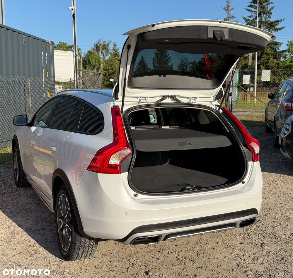 Volvo V60 Cross Country T5 AWD Geartronic Summum - 34