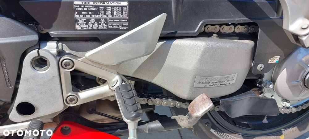 Honda VFR - 16