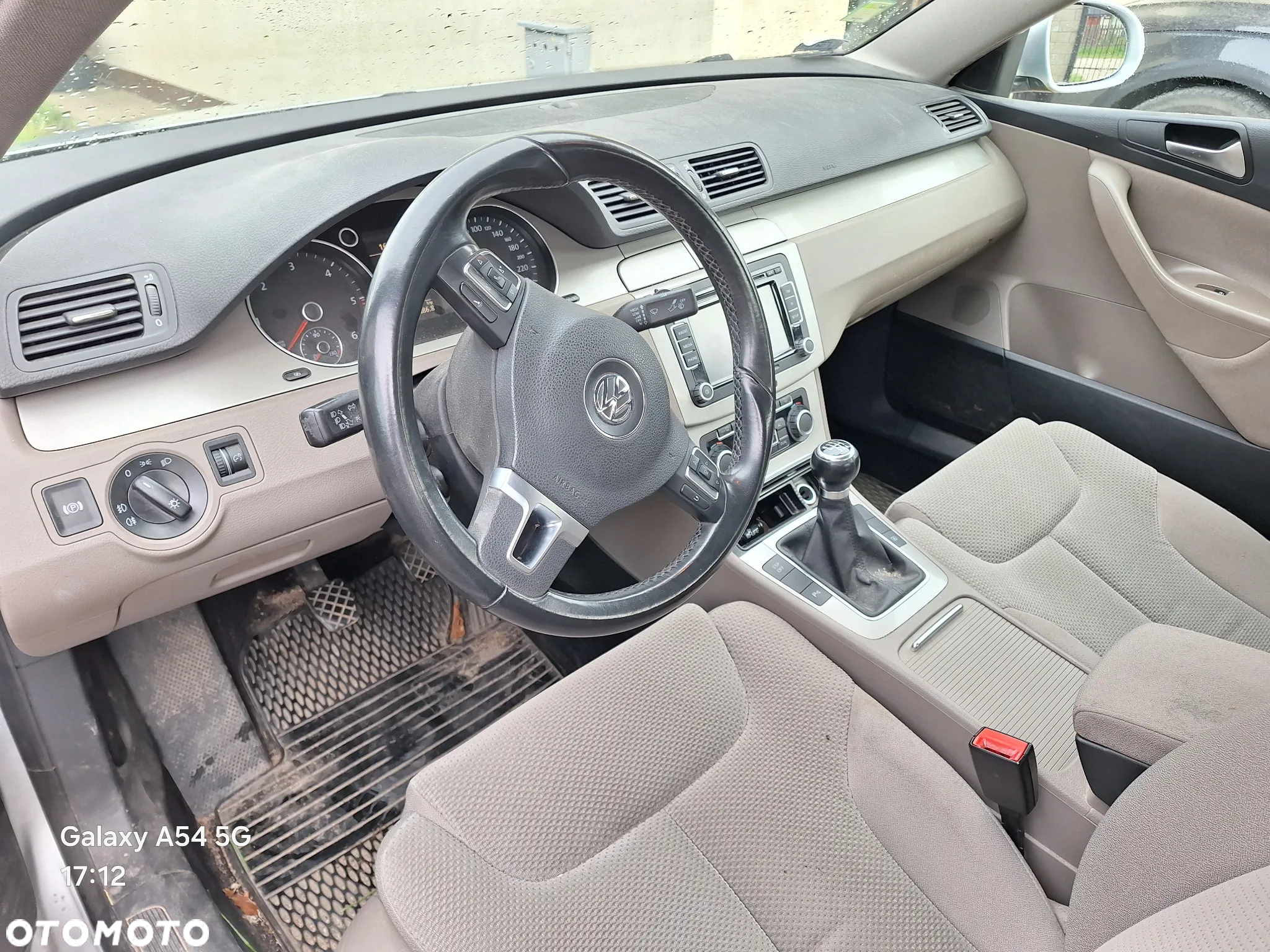 Volkswagen Passat 2.0 TDI Comfortline R-Style - 14