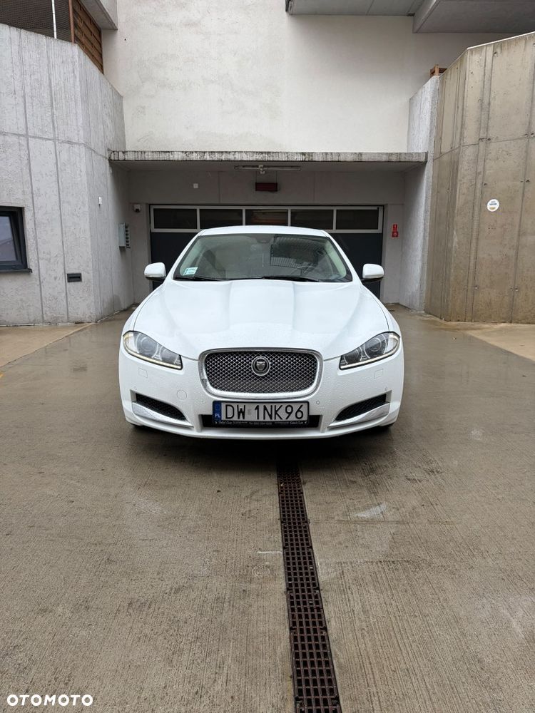 Jaguar XF - 3
