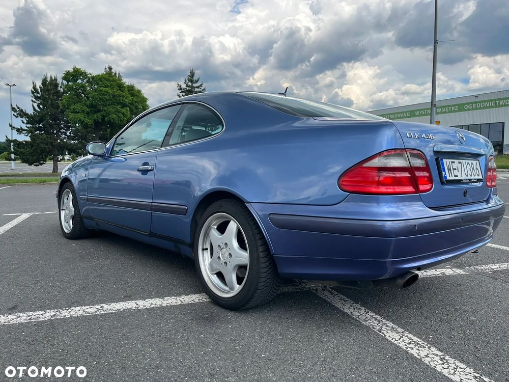 Mercedes-Benz CLK - 9