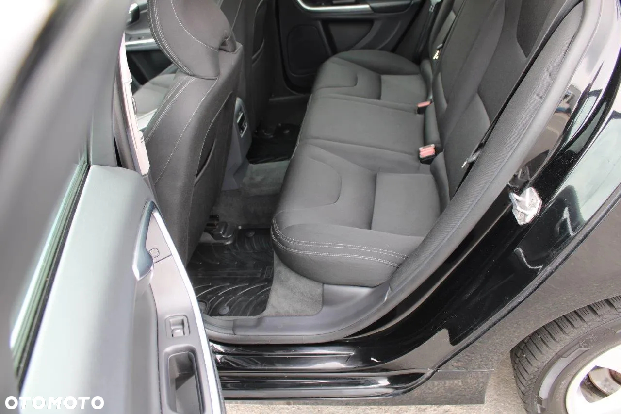 Volvo V60 D4 Summum - 8