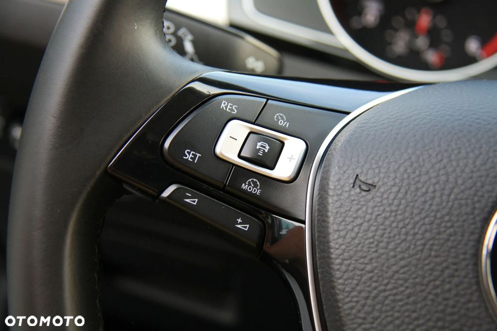 Volkswagen Passat 2.0 TDI BMT Comfortline - 37