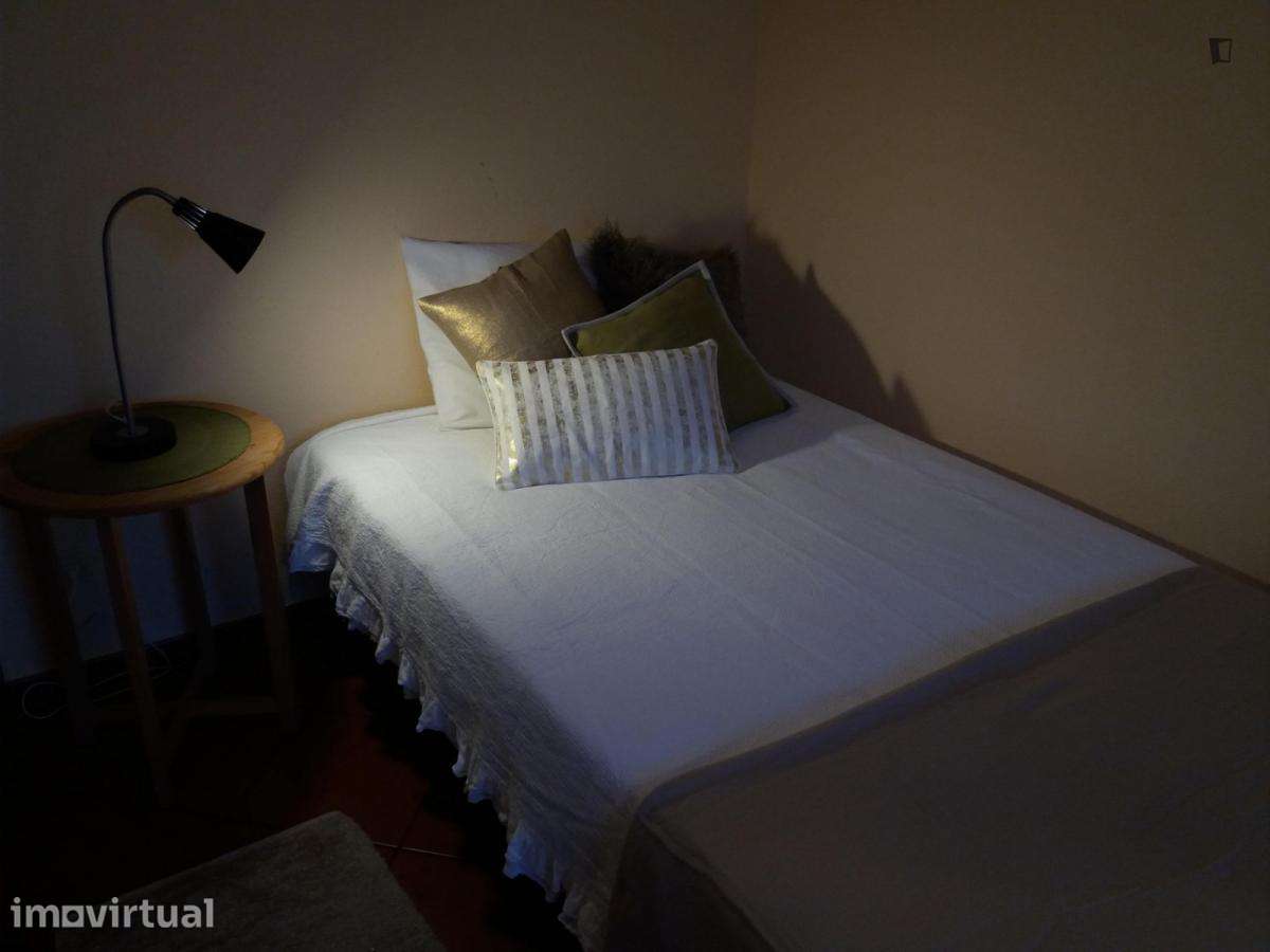 Quarto - localizado em Aveiro - Grande imagem: 3/16