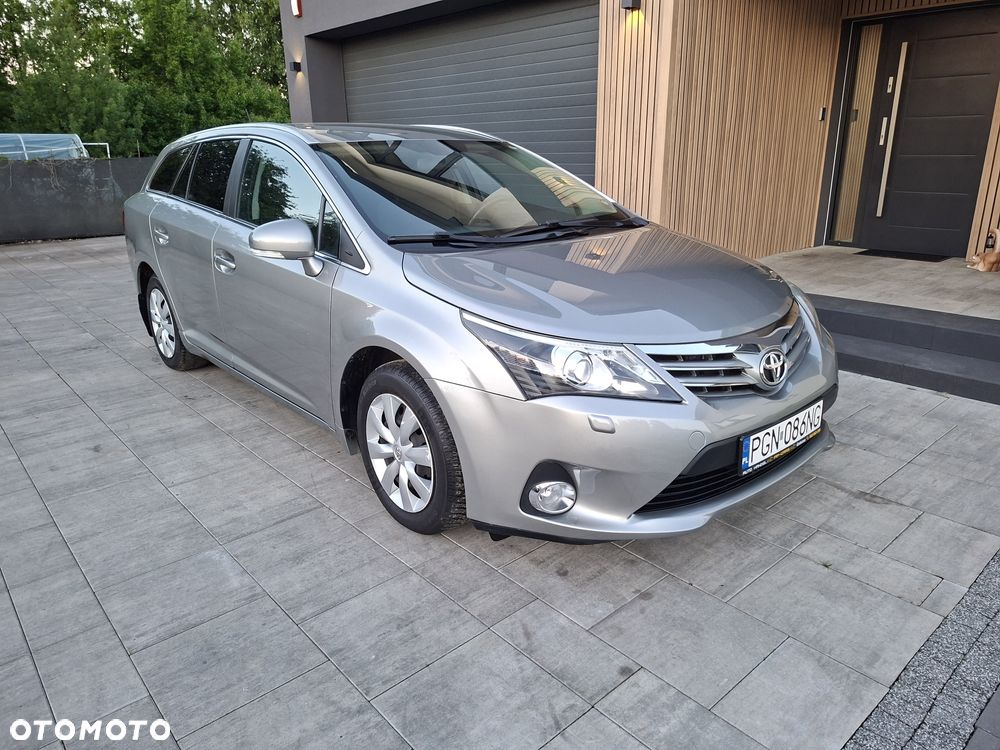 Toyota Avensis - 12