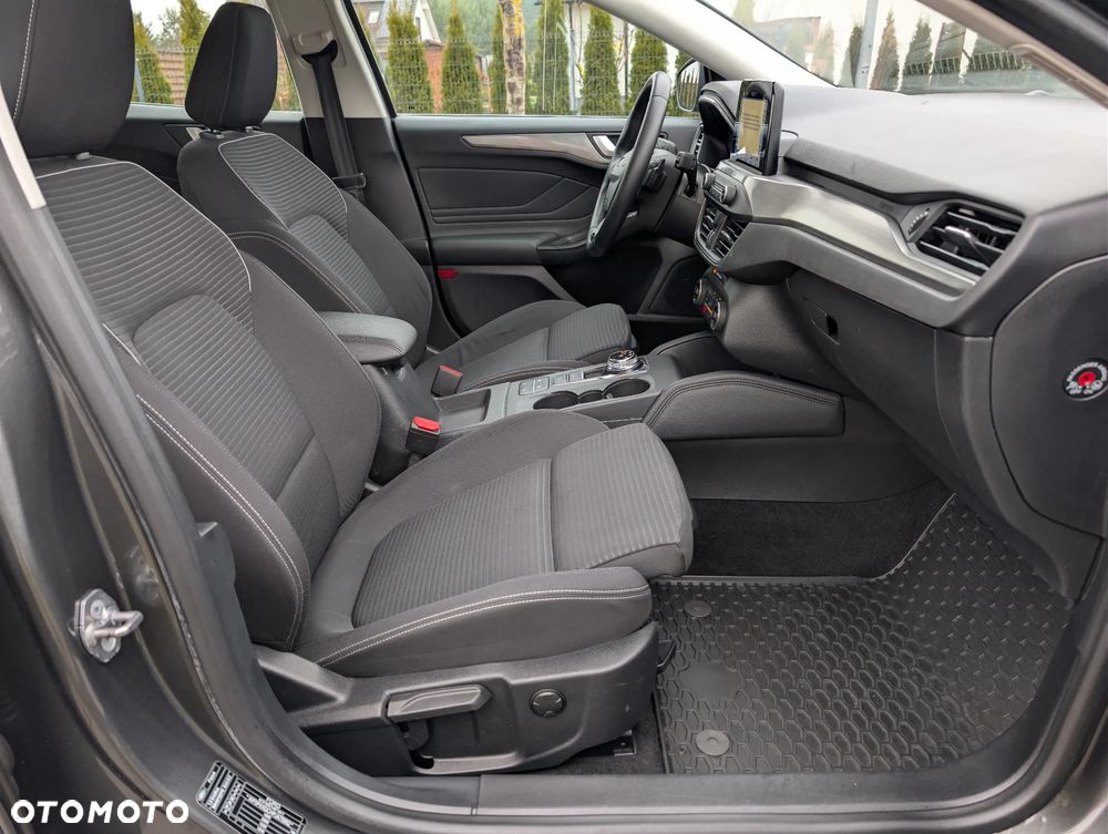 Ford Focus 1.5 EcoBlue Start-Stopp-System TITANIUM - 6