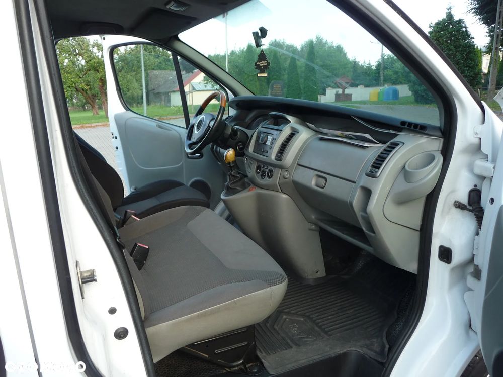 Opel Vivaro - 8