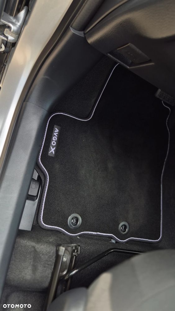 Toyota Aygo X x-shift x-clusive Style Selection - 34
