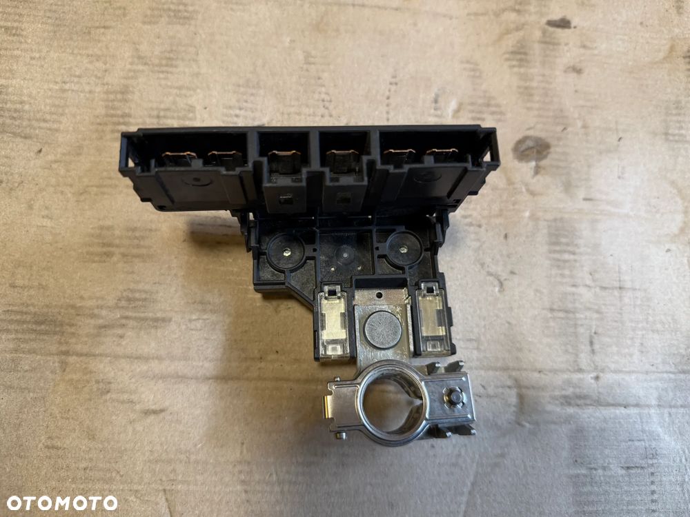 Klema Renault Captur II 250820499R A4209051300 OE - 5