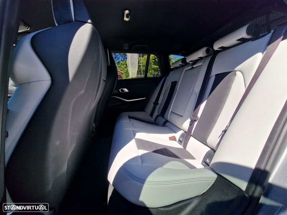 BMW M3 Competition M xDrive - 37