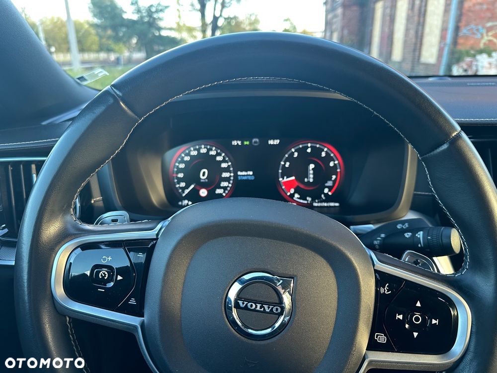 Volvo S60 T6 AWD R-Design - 5
