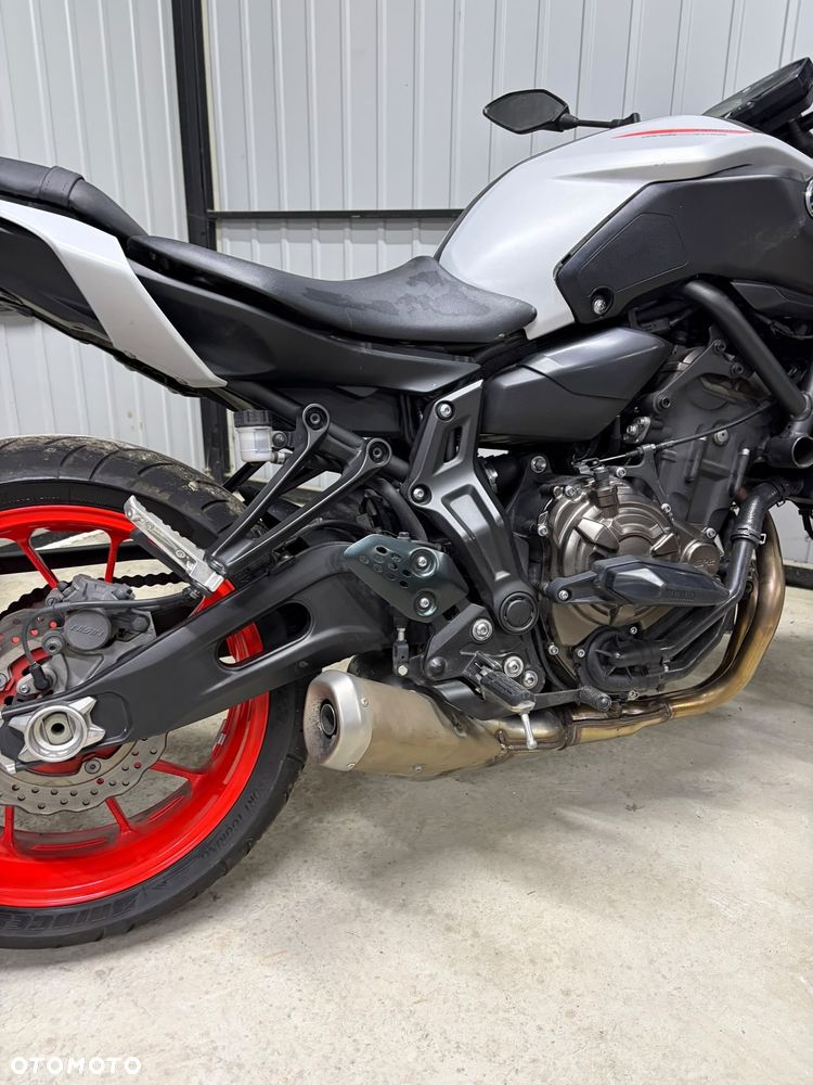 Yamaha MT - 8