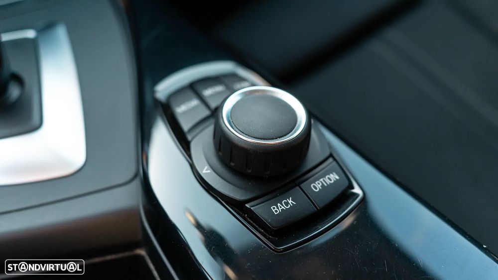 BMW 118 d Line Urban Auto - 28