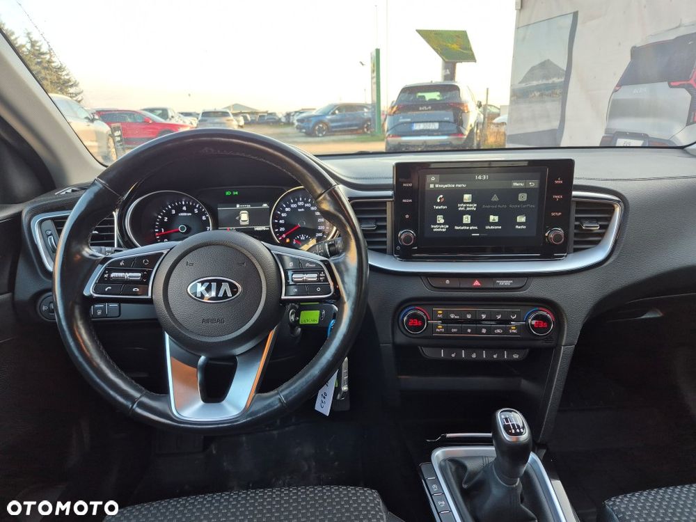 Kia Ceed 1.4 T-GDI L Business Line - 17