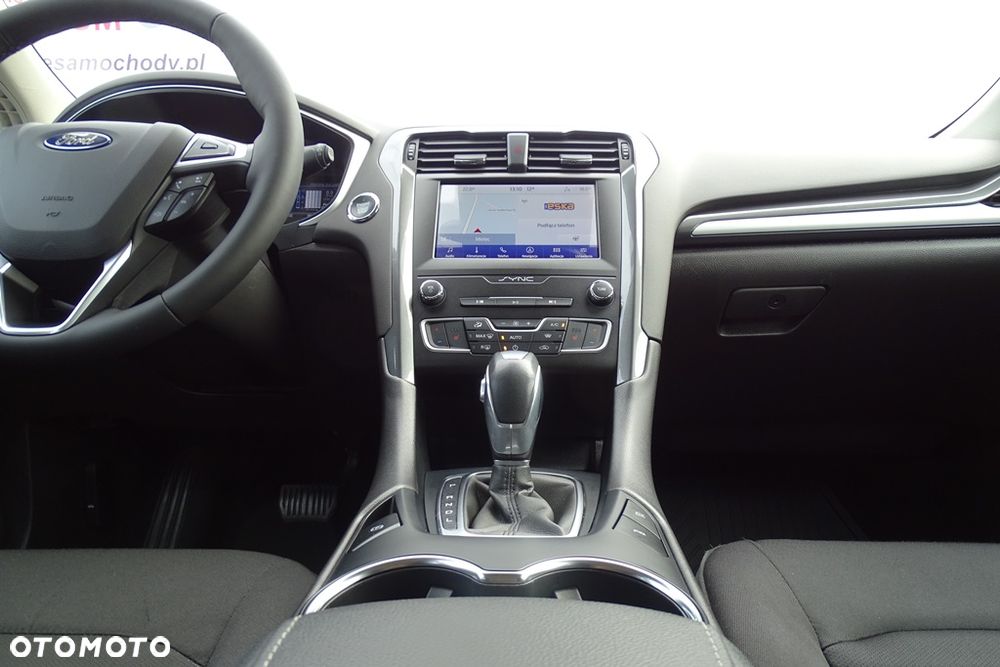 Ford Mondeo - 38