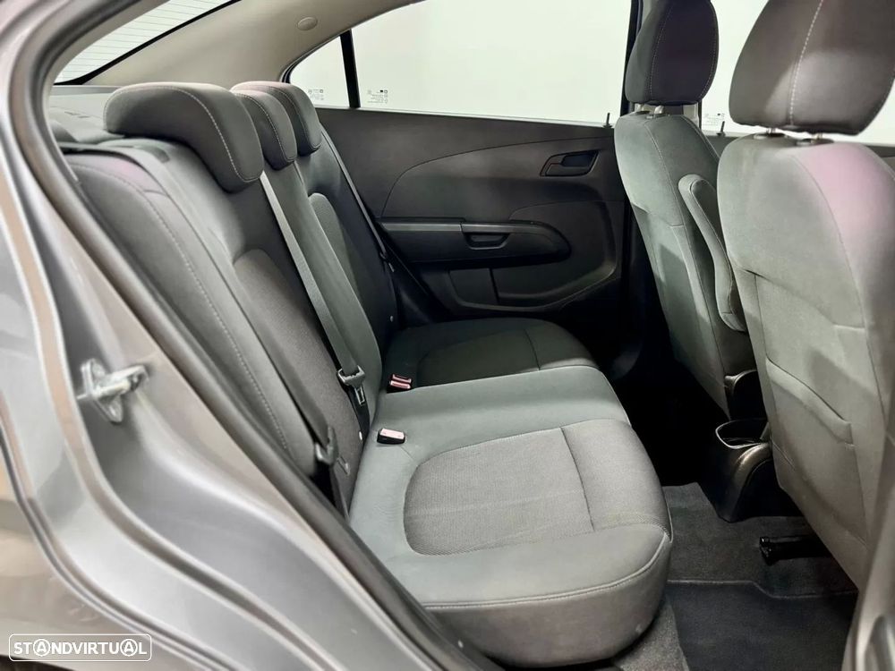 Chevrolet Aveo 1.2 LT - 32