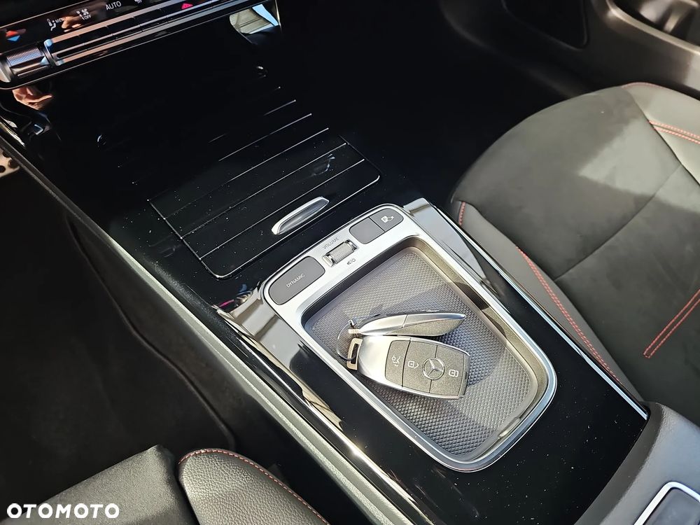 Mercedes-Benz CLA 200 mHEV AMG Line 7G-DCT - 15
