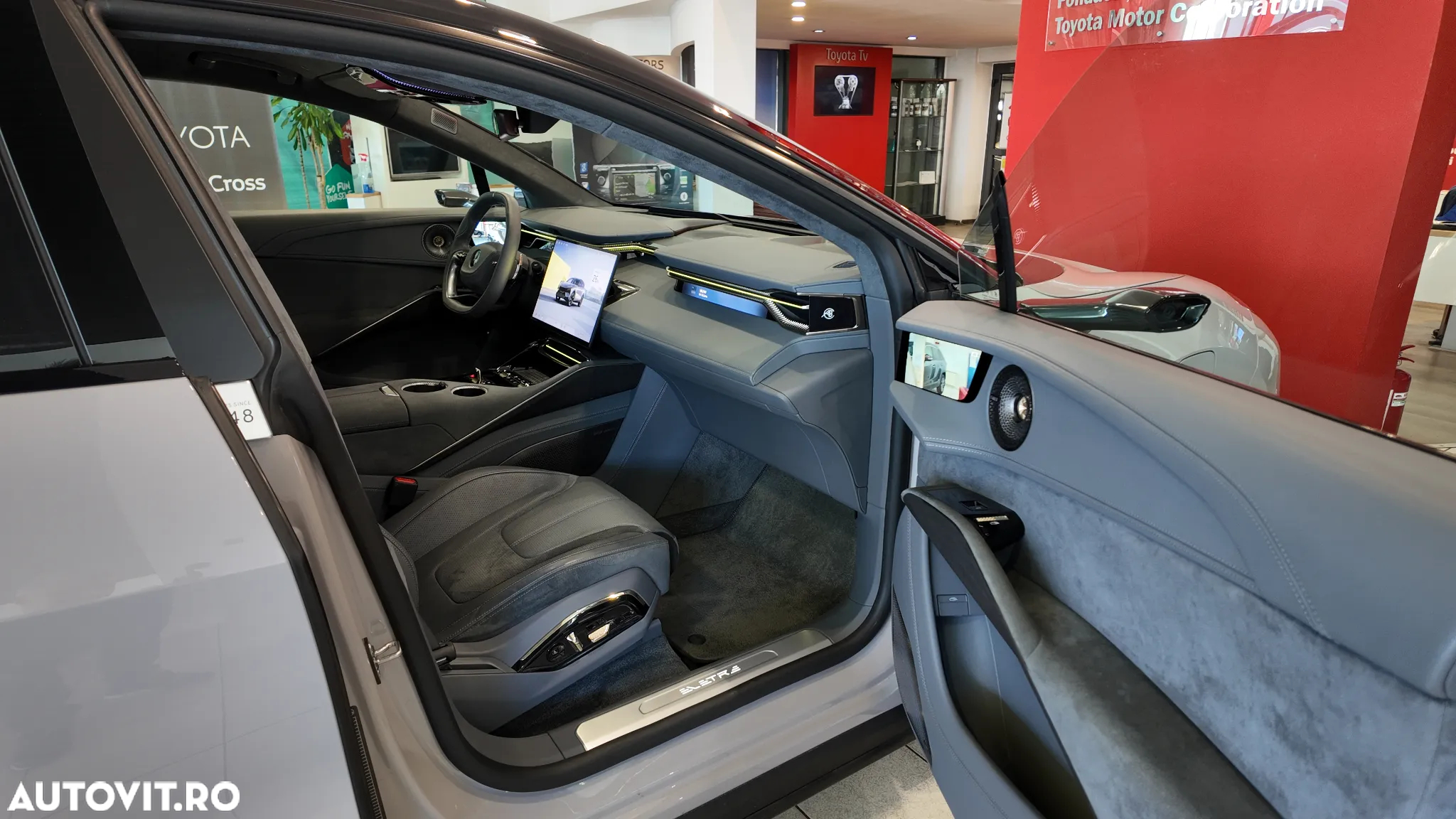 Lotus Eletre 900 Sport Carbon - 13