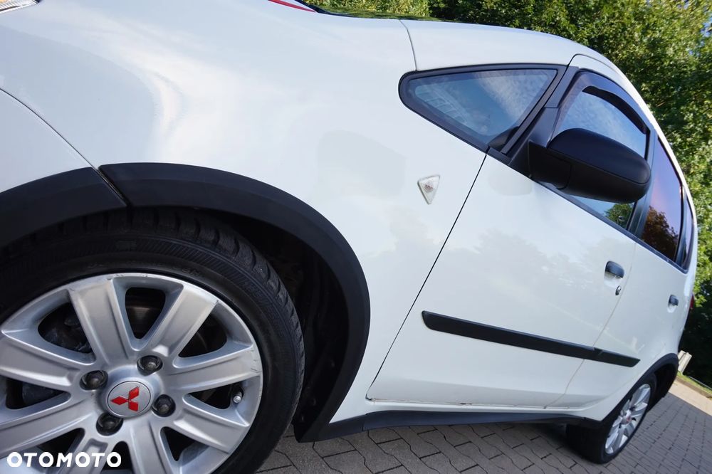 Mitsubishi Colt - 10