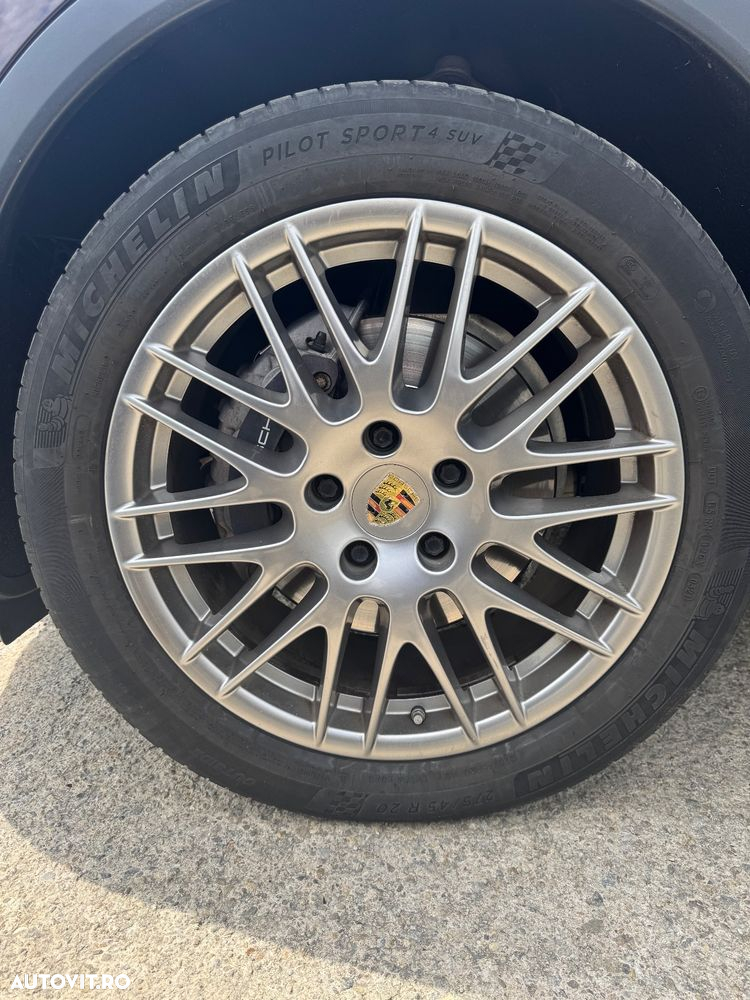 Porsche Cayenne 3.0 L - 13
