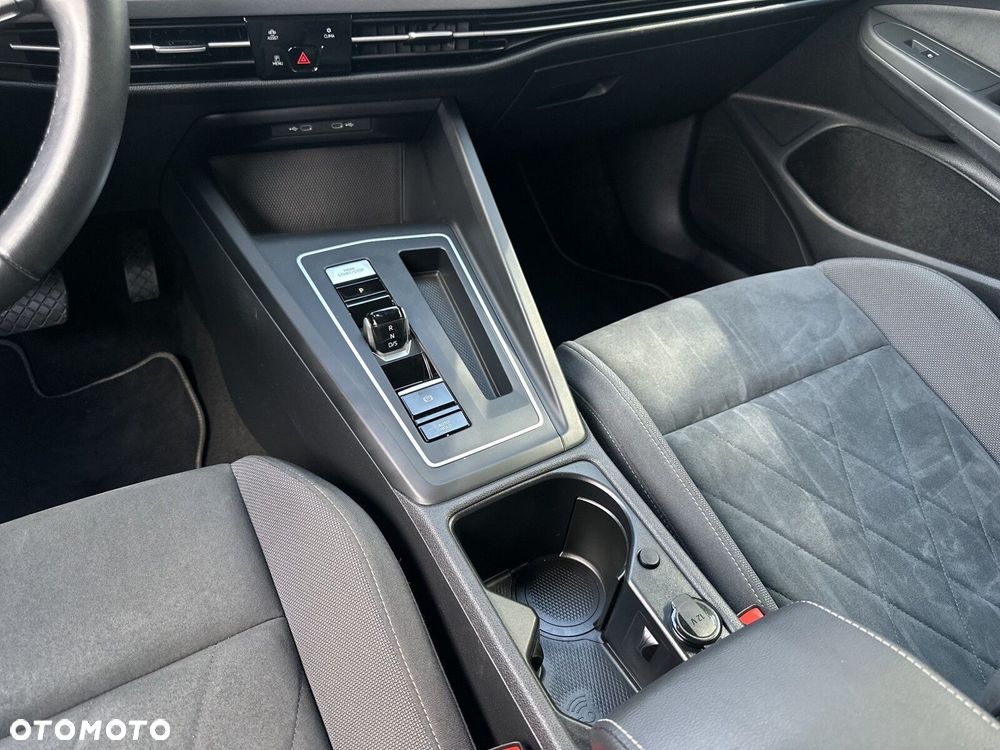 Volkswagen Golf Variant - 25