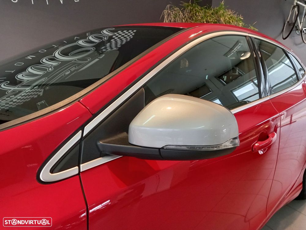 Volvo V40 2.0 D2 R-Design - 25
