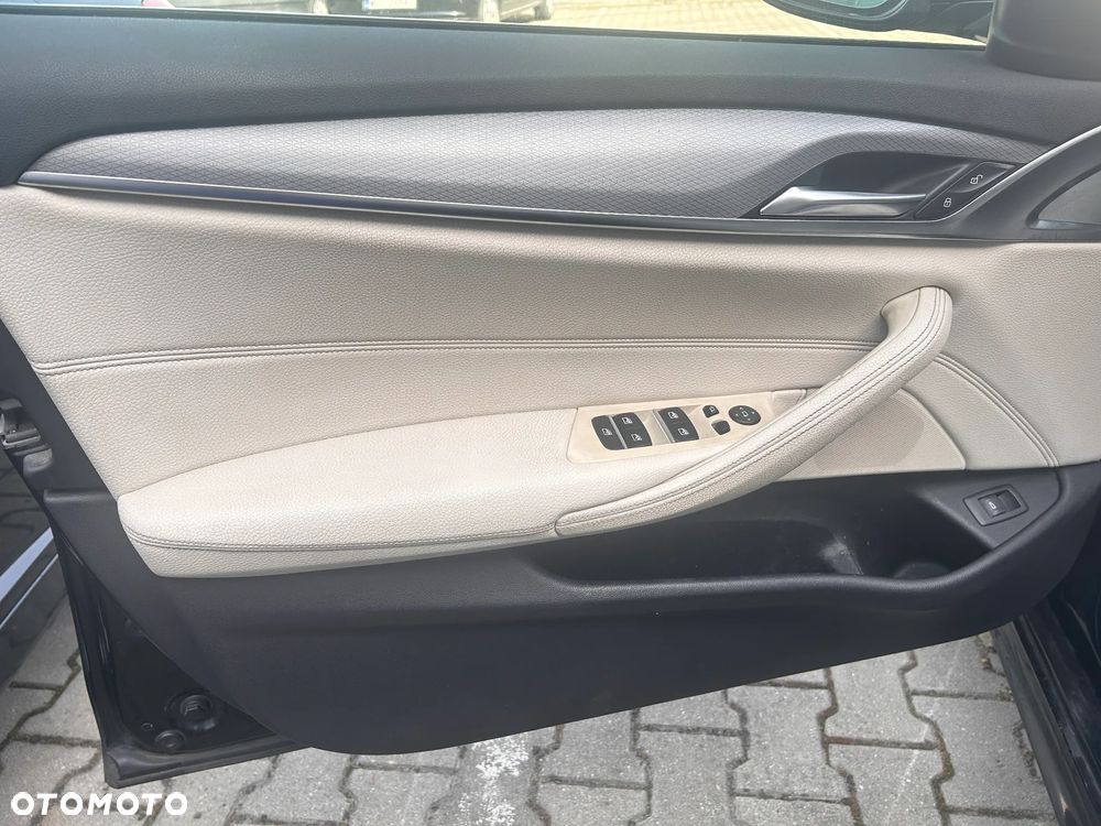 BMW Seria 5 530i xDrive - 8