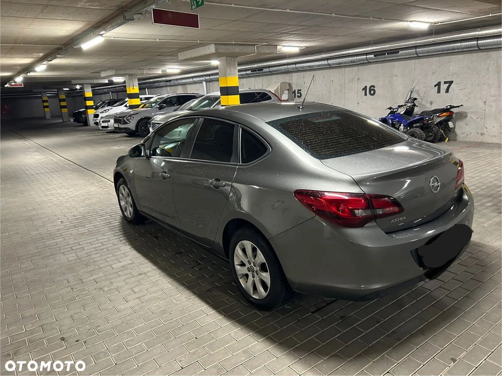 Opel Astra - 4