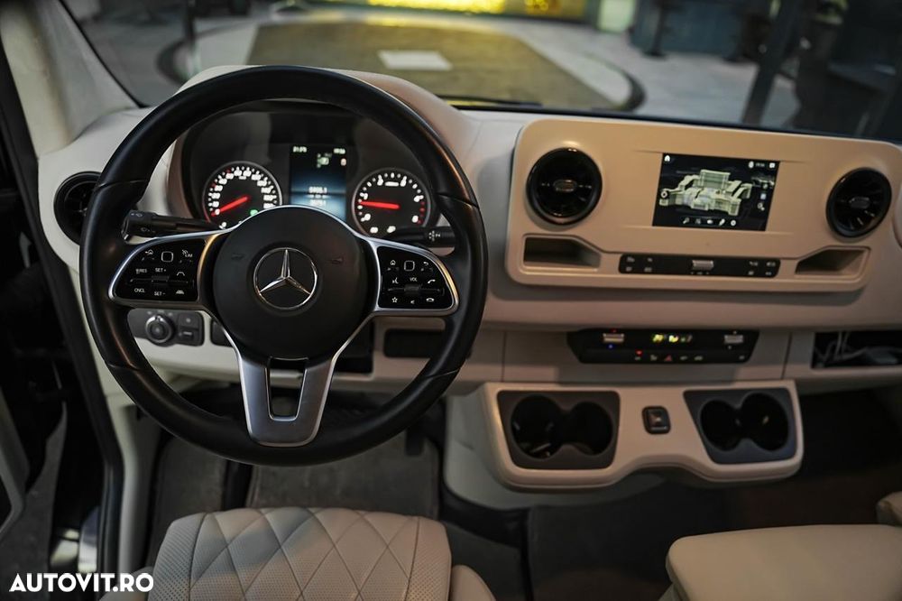 Mercedes-Benz Sprinter - 24