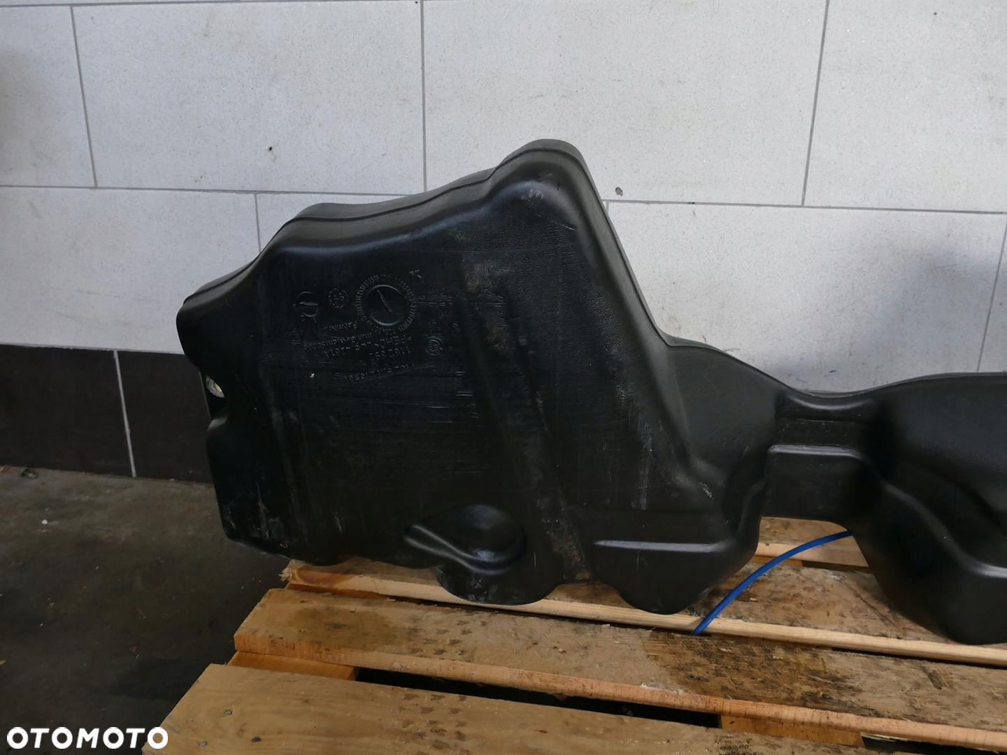 BMW E39 KOMBI 2.8i ZBIORNIK PALIWA BAK WLEW - 8