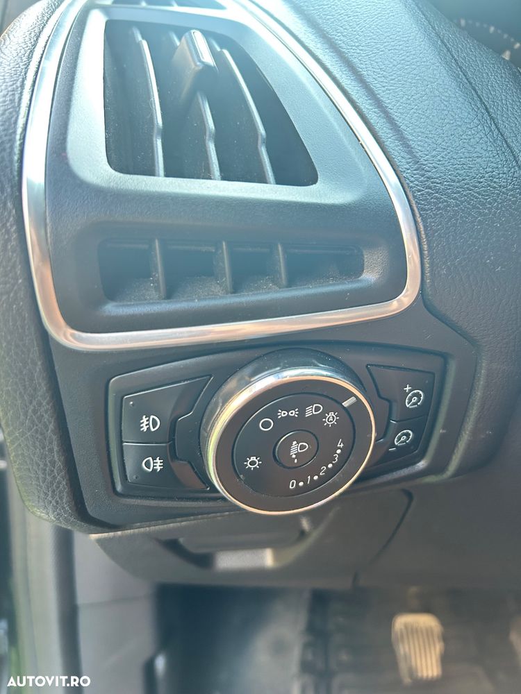 Ford Focus 1.6 TDCI DPF Titanium - 11