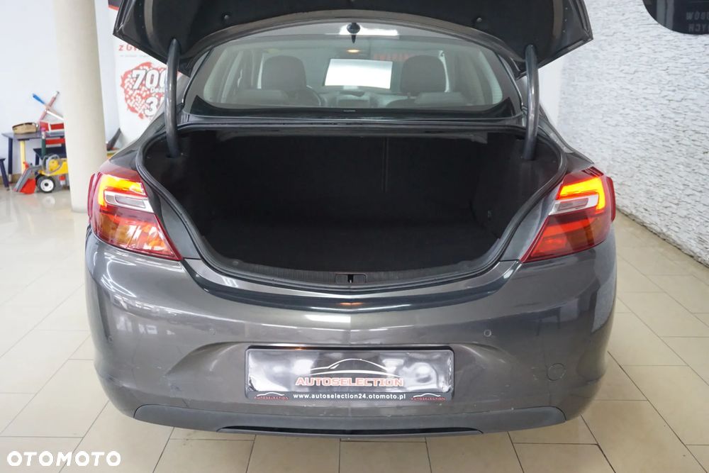 Opel Insignia 1.4 T Cosmo S&S - 18