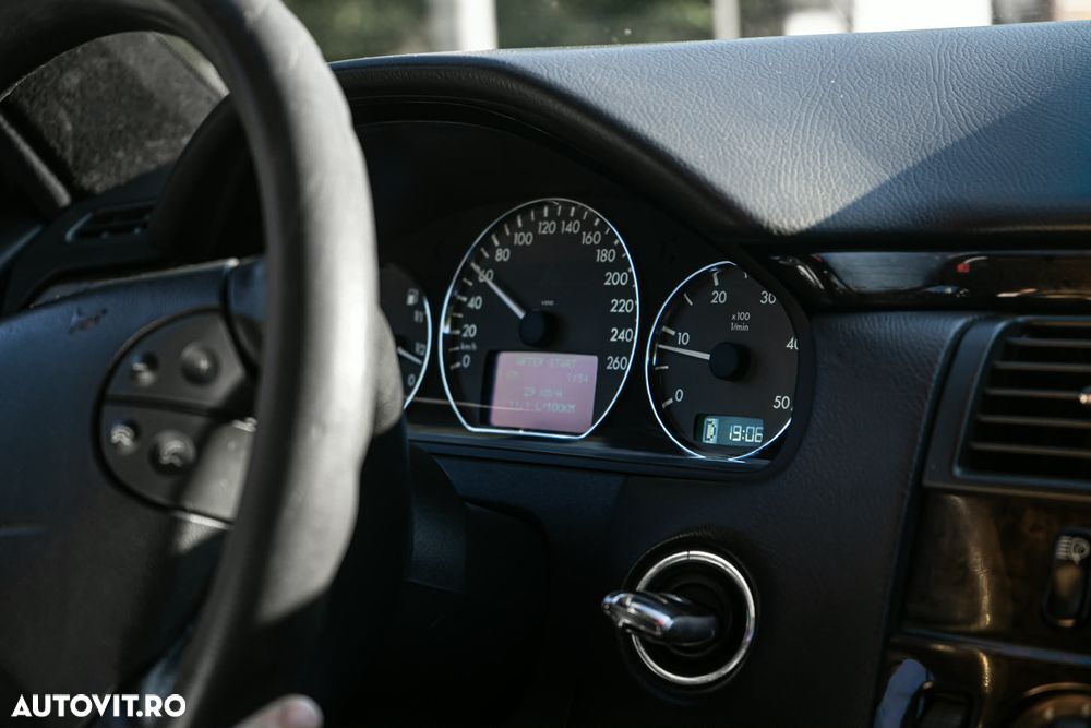 Mercedes-Benz E - 4