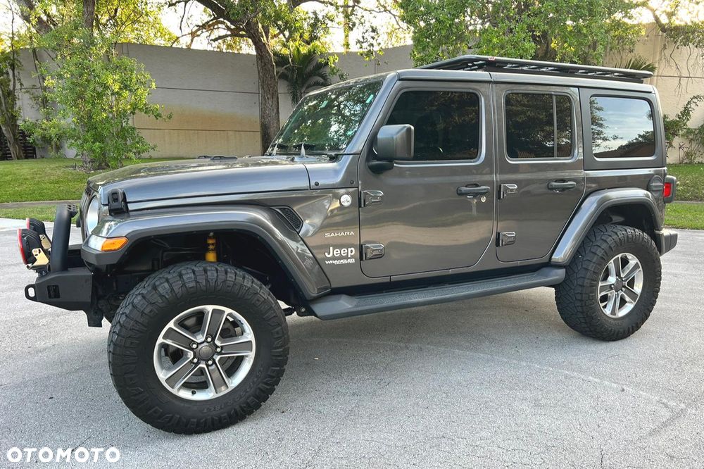 Jeep Wrangler - 12