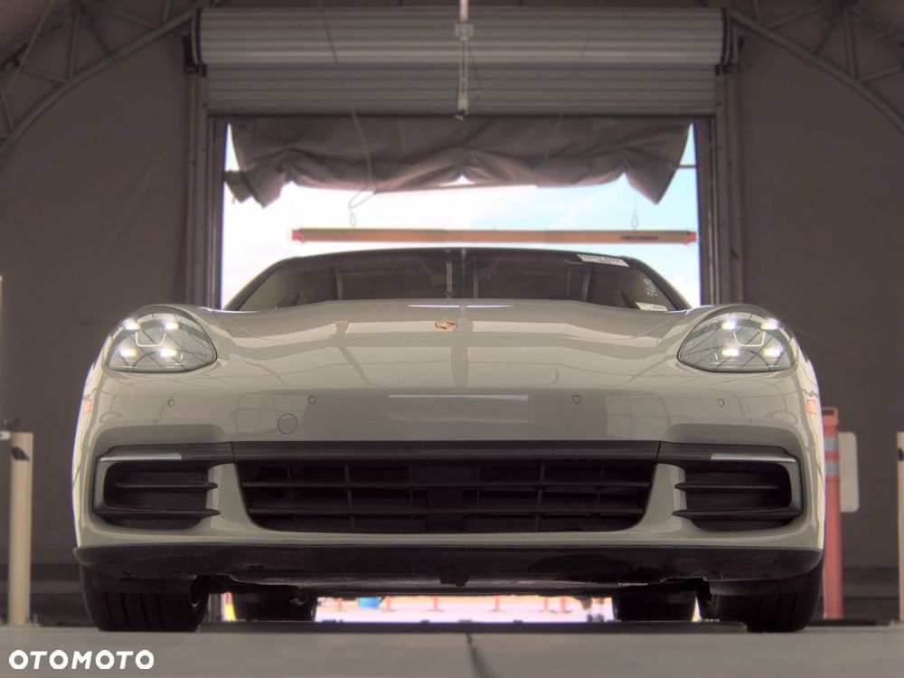 Porsche Panamera - 9