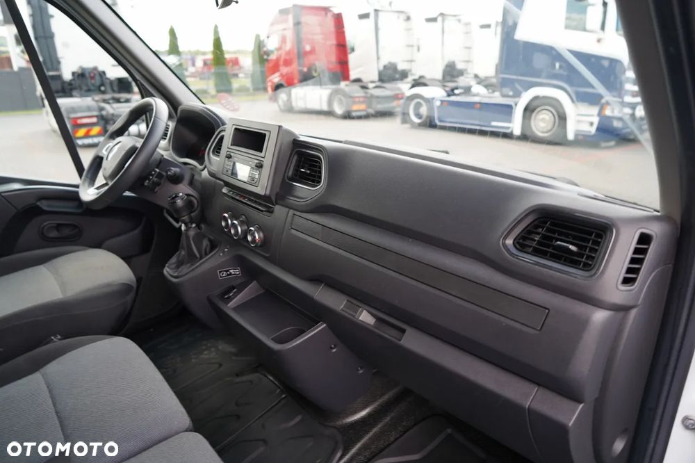 Renault MASTER / DOSTAWCZY / FIRANKA / MANUAL / DMC: 3500KG / 2022 - 34