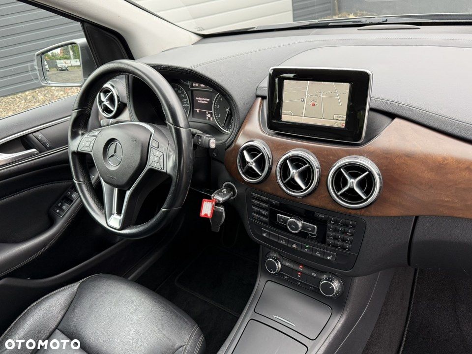Mercedes-Benz Klasa B 180 (BlueEFFICIENCY) 7G-DCT - 31