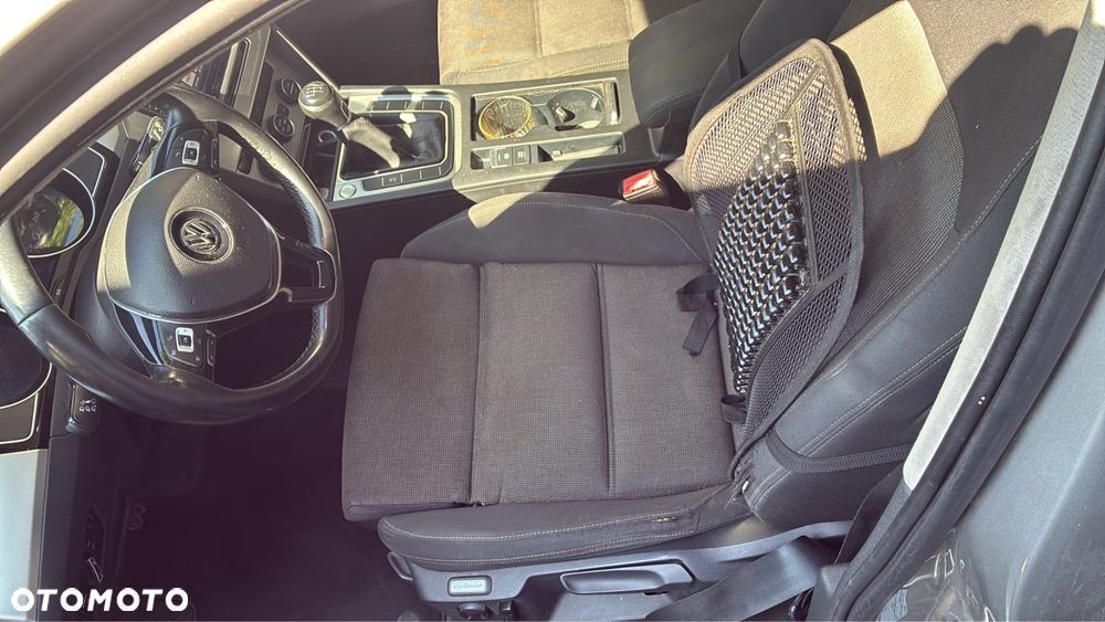 Volkswagen Passat - 8