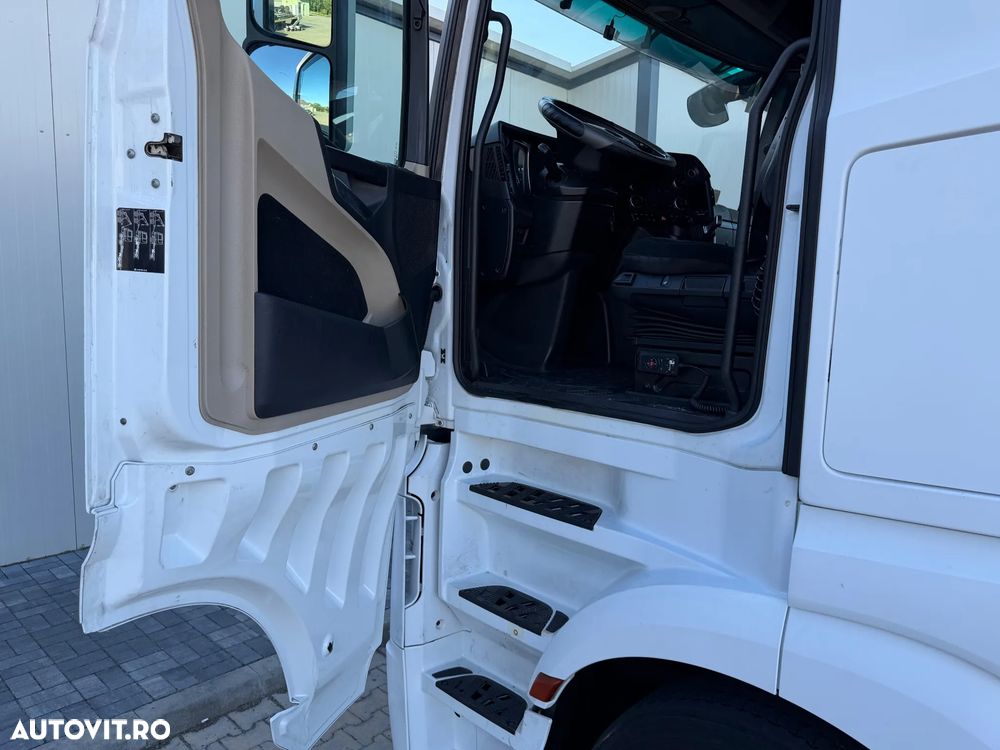 Mercedes-Benz ACTROS - 8
