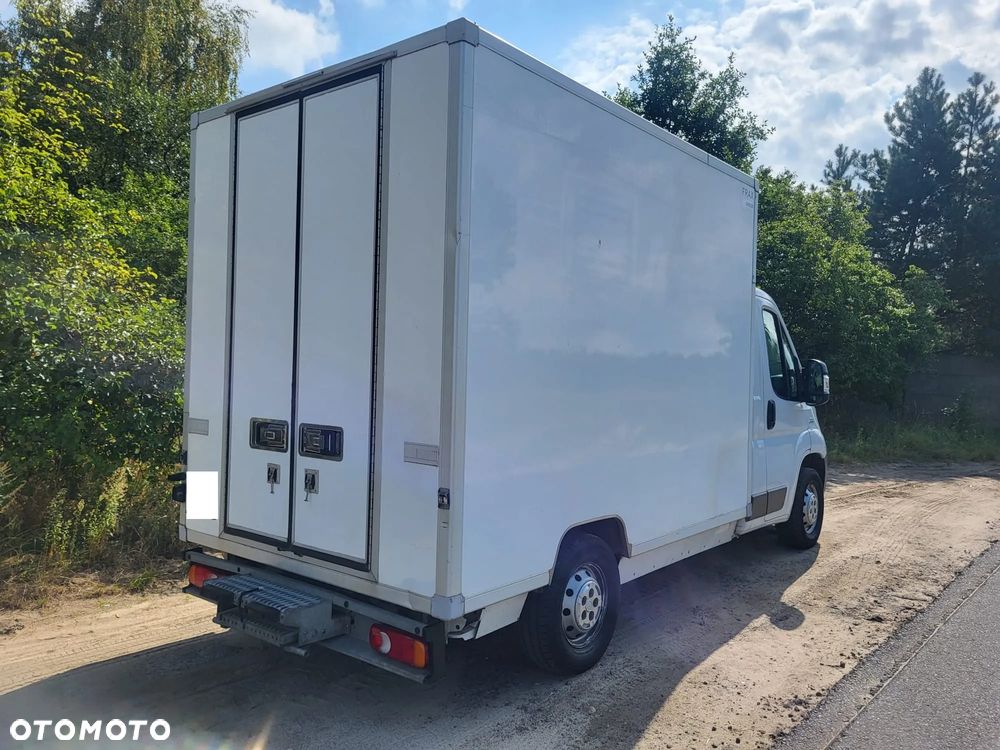 Fiat Ducato 2016r 2.3 JTD 130KM Izoterma Chłodnia Food Truck Sklep HAKI na mięso półki Mroźnia Agregat - 12