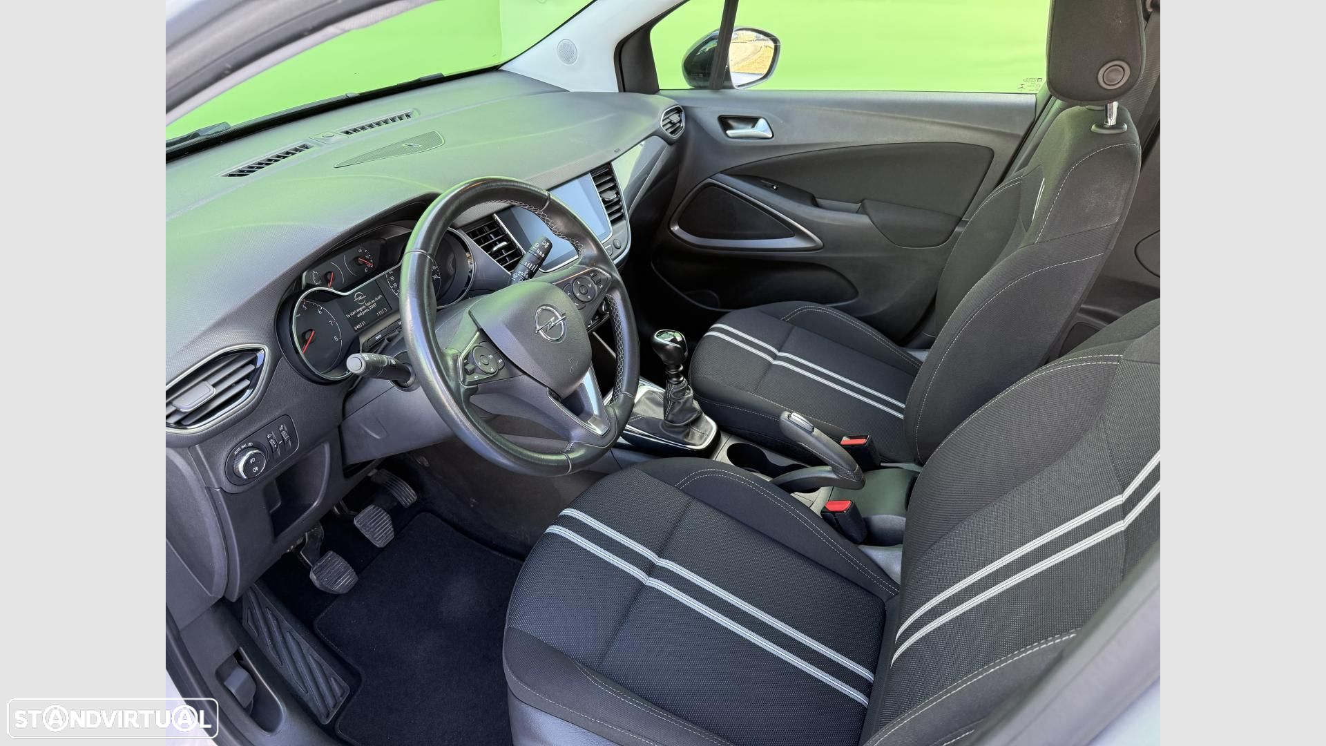 Opel Crossland 1.2 T Design & Tech - 10