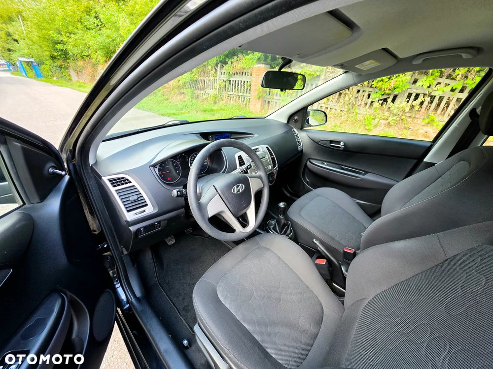 Hyundai i20 1.2 FIFA WM Edition - 13