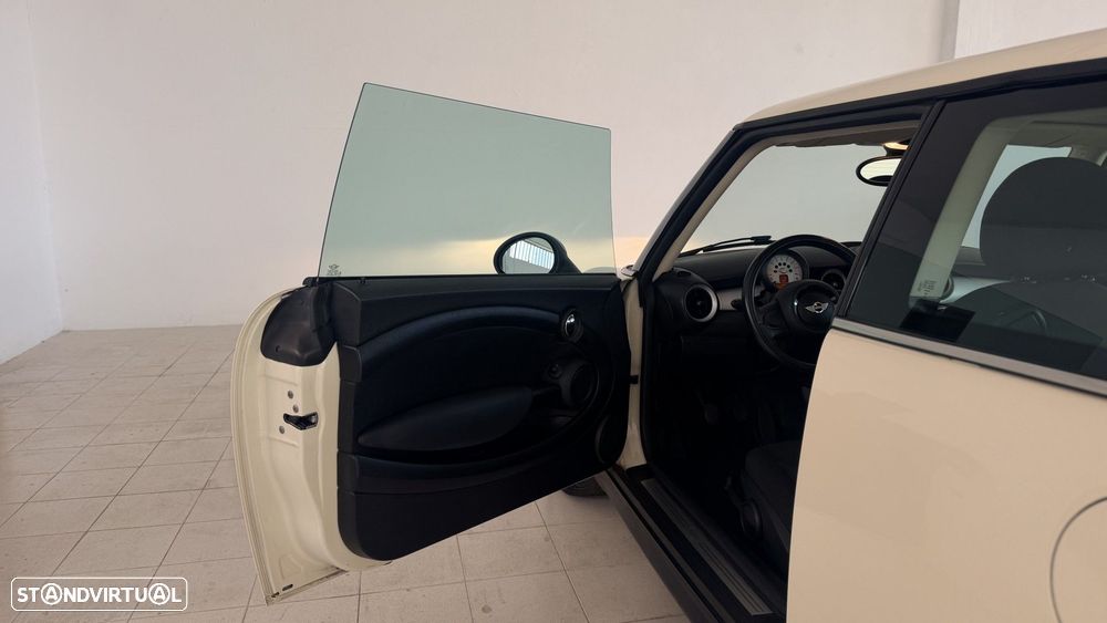 MINI 3 Portas One 1.6 - 13