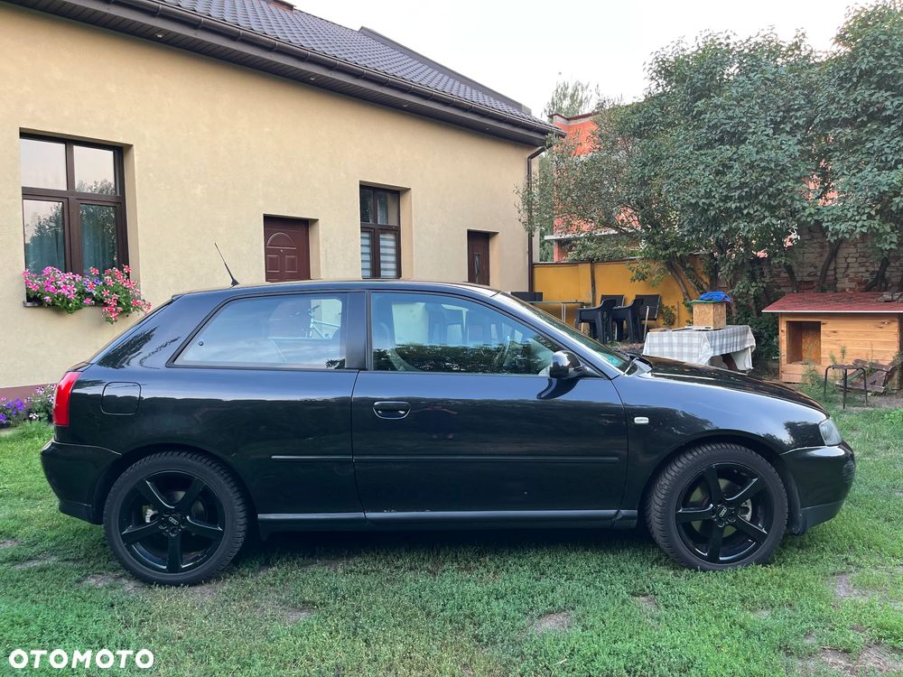 Audi A3 3-drzwiowe 1.8T Ambition - 4